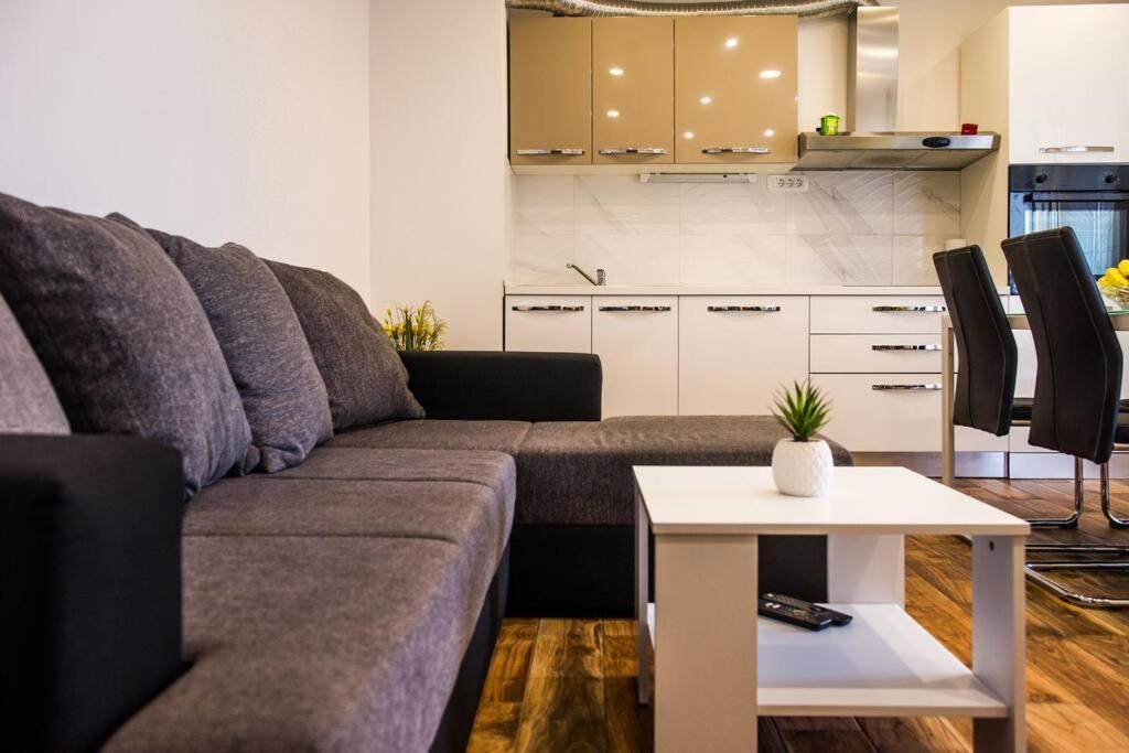 Apartment Faith สปลิท ภายนอก รูปภาพ